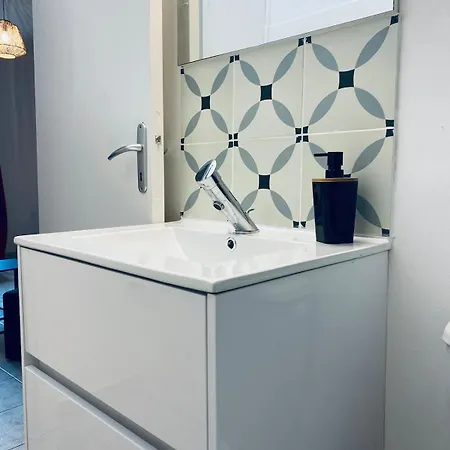 Appartement Meneau 3-beziers Centre-wifi-tv Connectée *