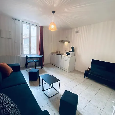 Meneau 3-beziers Centre-wifi-tv Connectee Апартаменты *